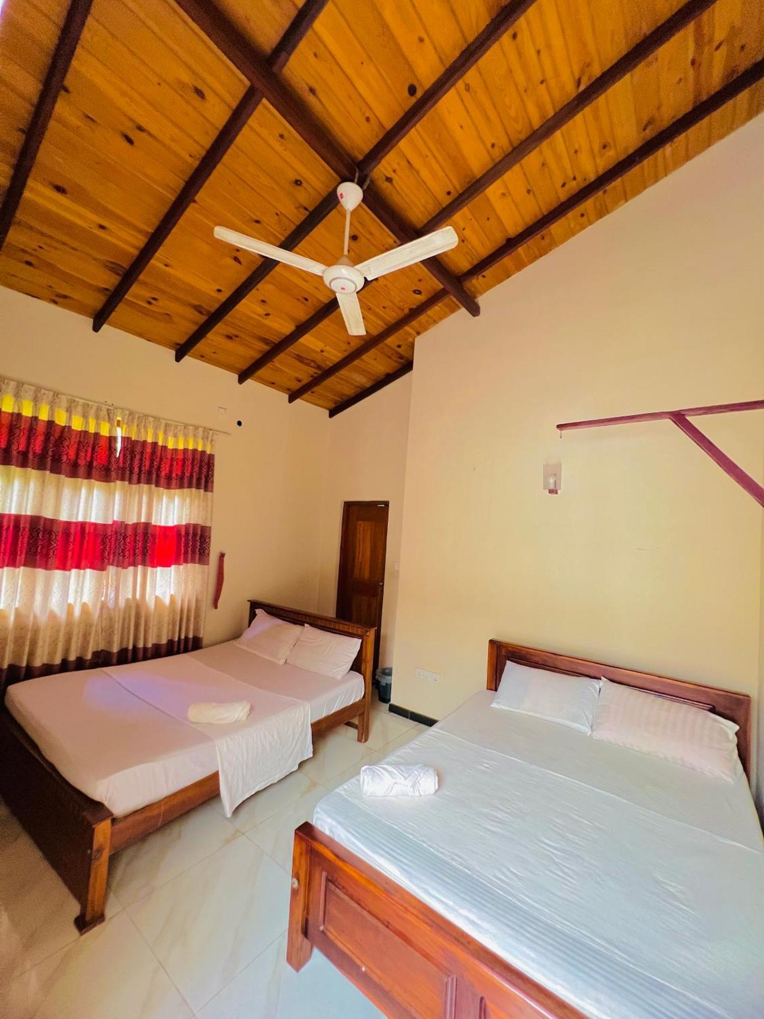 Malwaththa Mount Villa Kandy Buitenkant foto