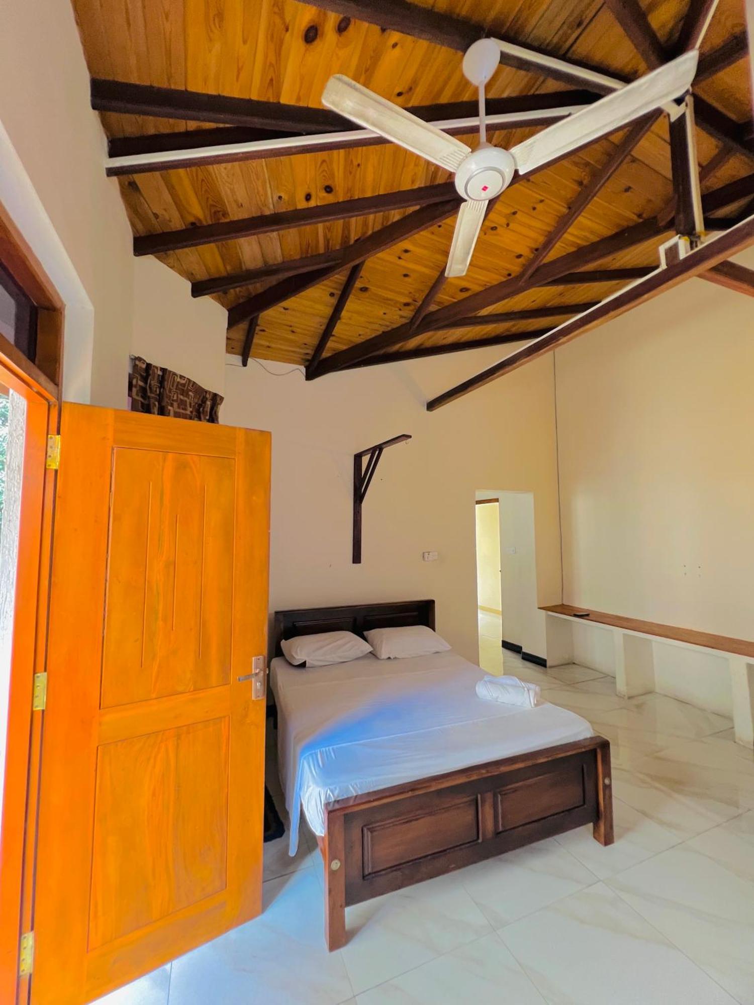Malwaththa Mount Villa Kandy Buitenkant foto
