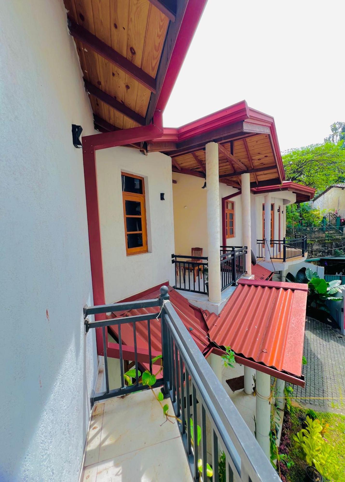 Malwaththa Mount Villa Kandy Buitenkant foto